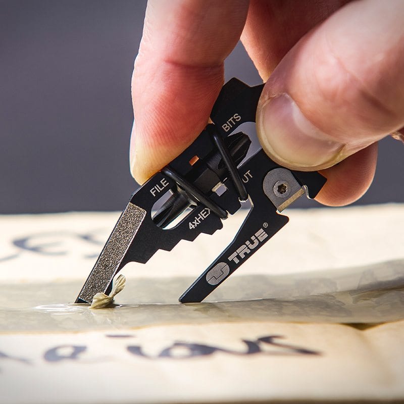 True Utility FishFace Multi-Tool, Multifunctional Tool, - Outdoor Kuwait