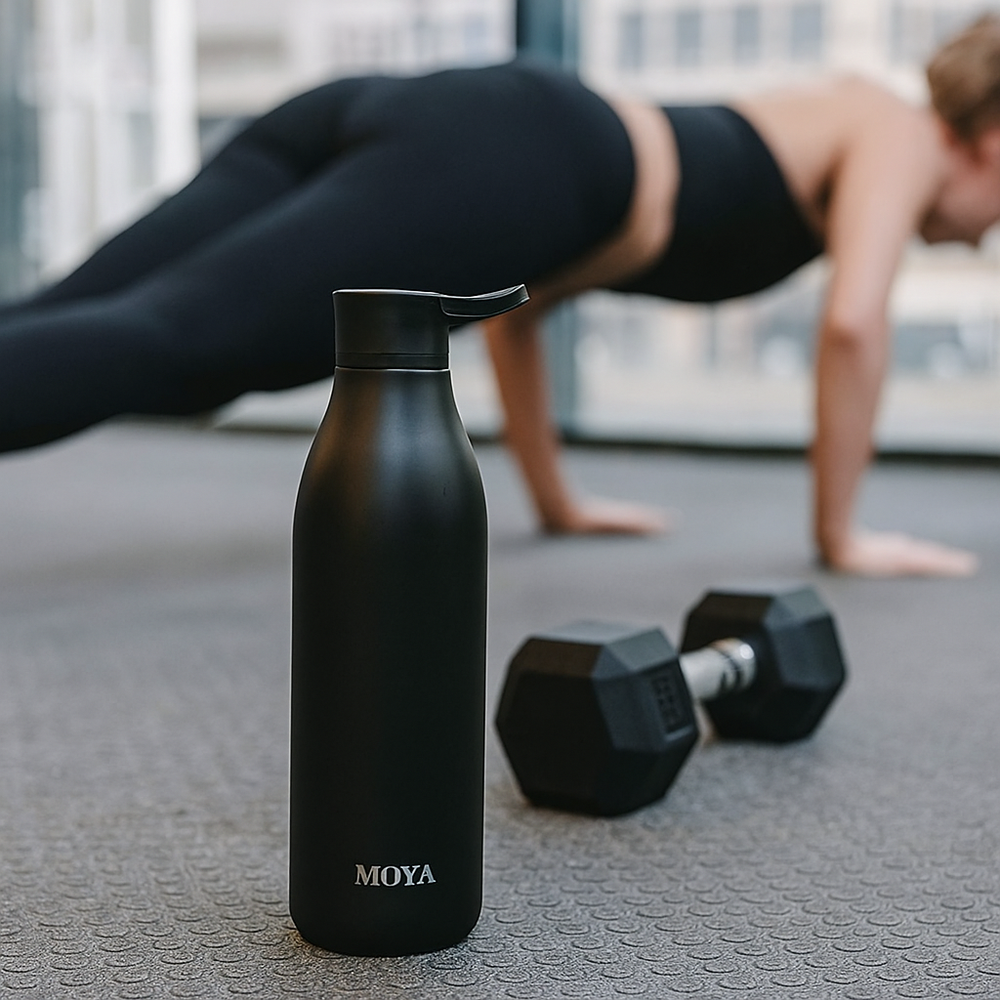 Moya Blue Lagoon 460ml Insulated Water Bottle in Black at the gym