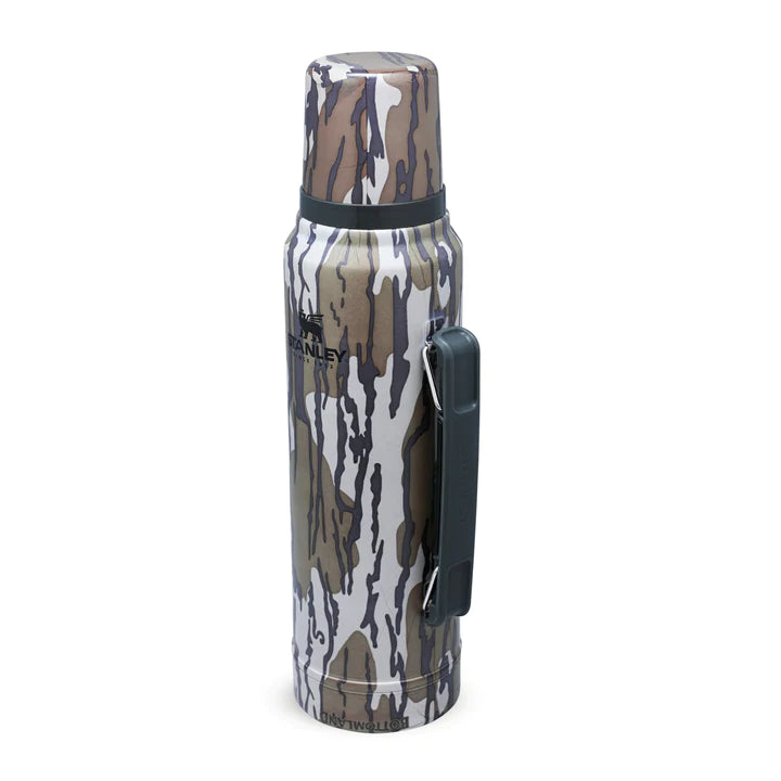 STANLEY CLASSIC LEGENDARY BOTTLE, Water Bottles, 1.0L Mossyoak Bottomland - Outdoor Kuwait