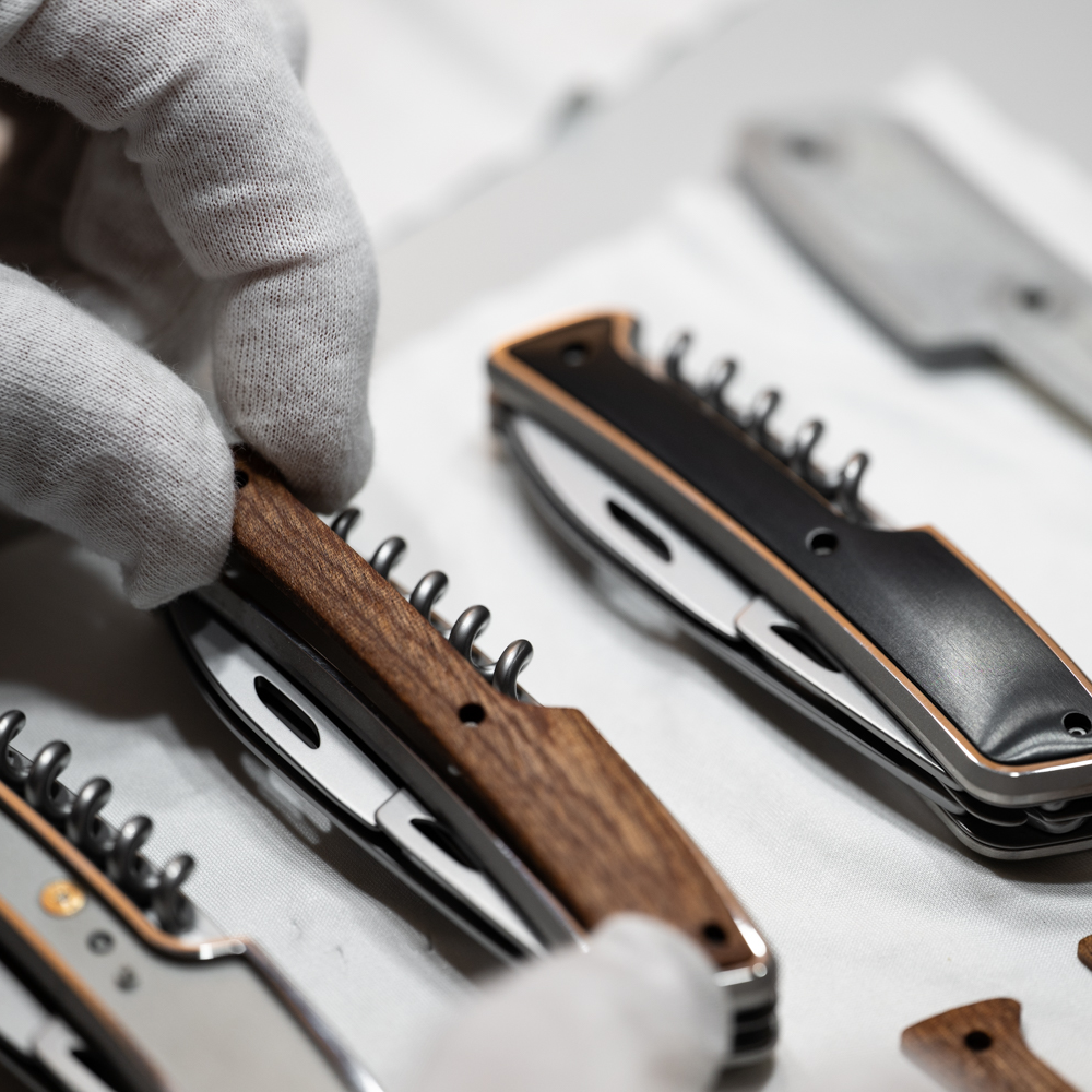 Swiza Legacies Titanium Pocket Knife