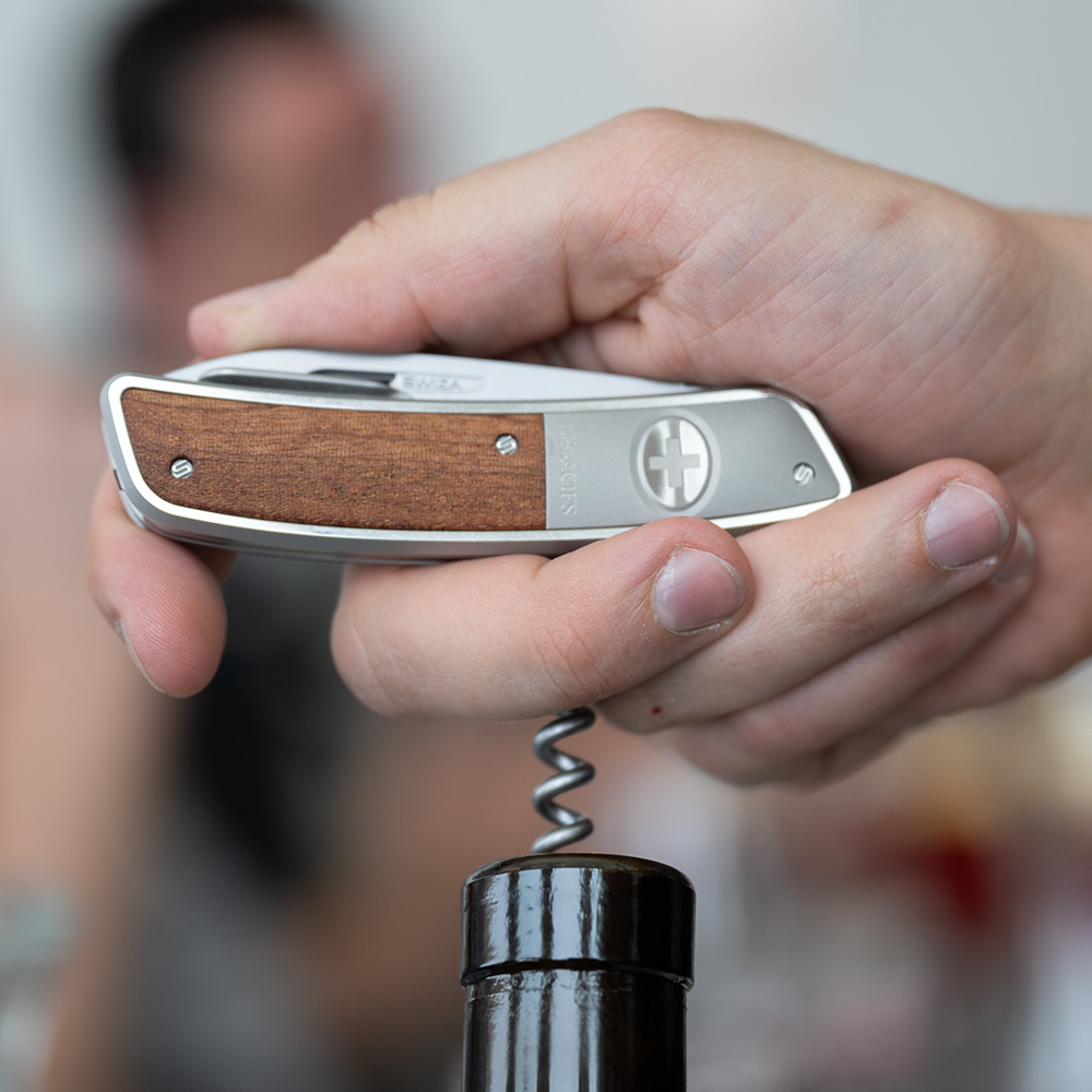 Swiza Legacies Mahogany Pocket Knife